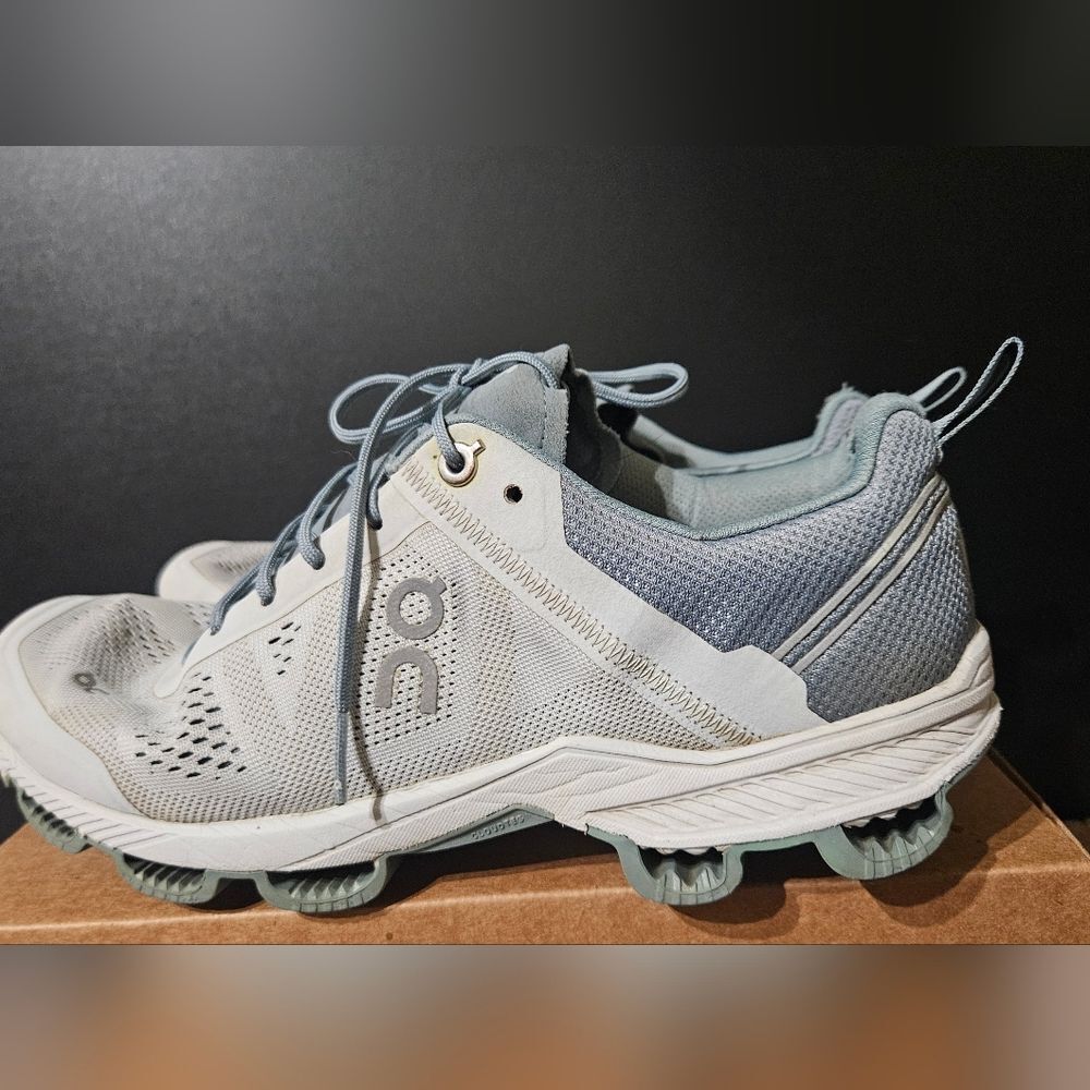 On Running Women’s Sneakers in Light Gray and White - Picture 9 of 10